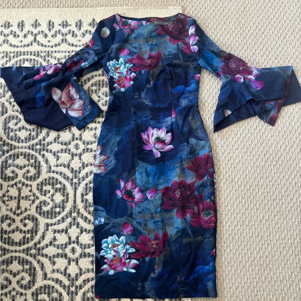 NWT ALTON GRAY SIZE 0 bell sleeve Dress